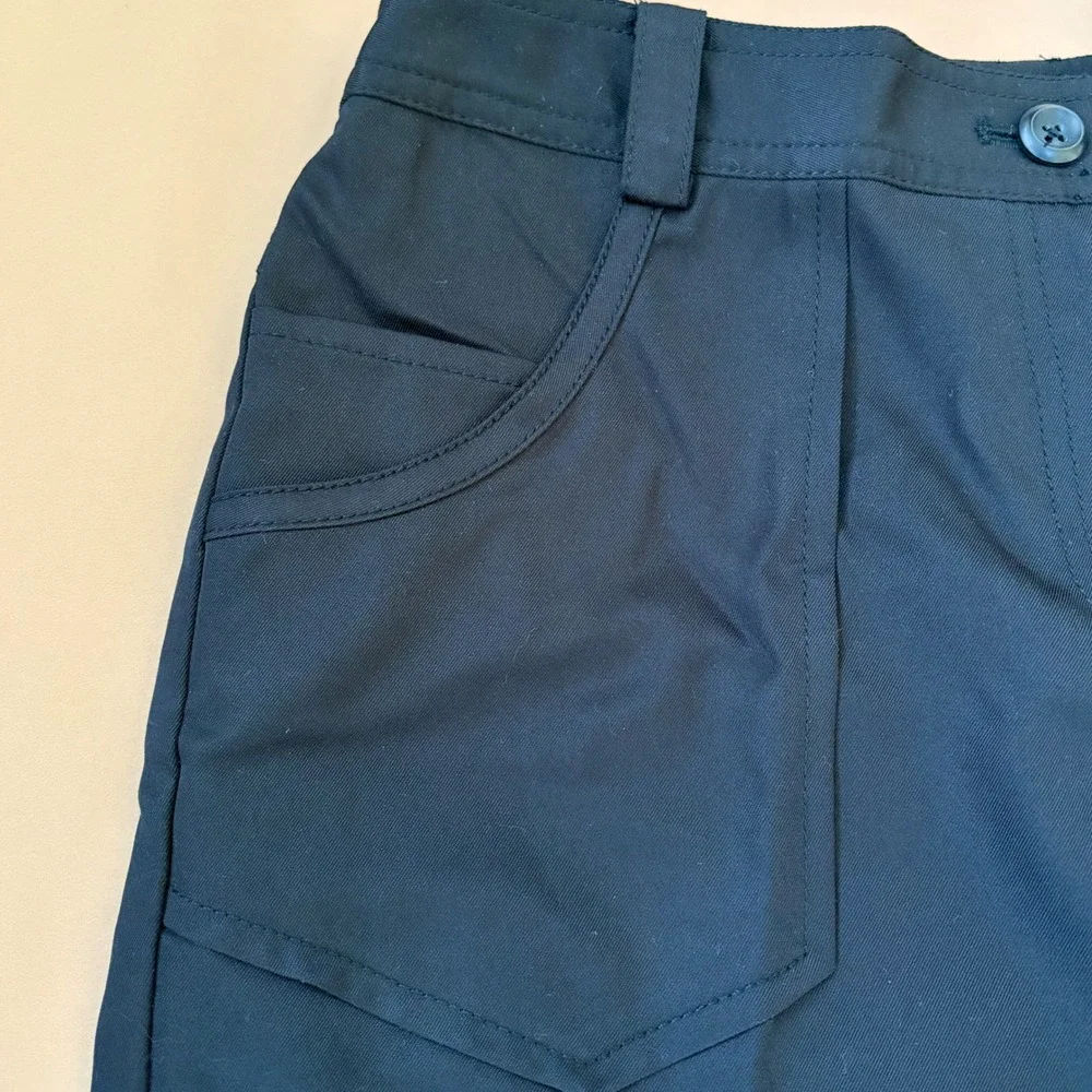 IZOD Golf Womens Black Swingflex Stretch Bermuda Shorts UPF 50 Size 2 NEW - Picture 4 of 13